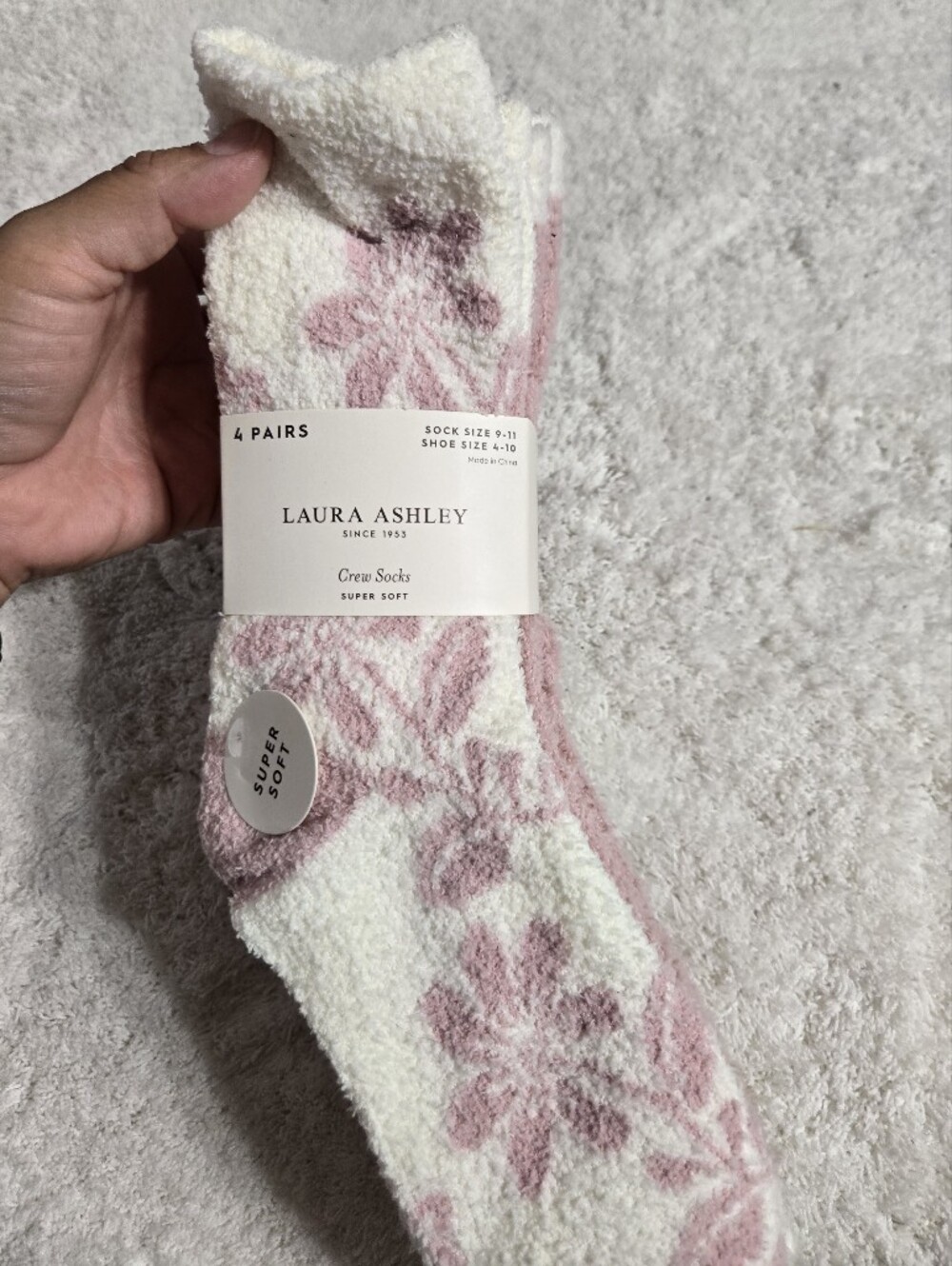 Laura Ashley 4 Pack Of Super Soft Crew Socks NWT